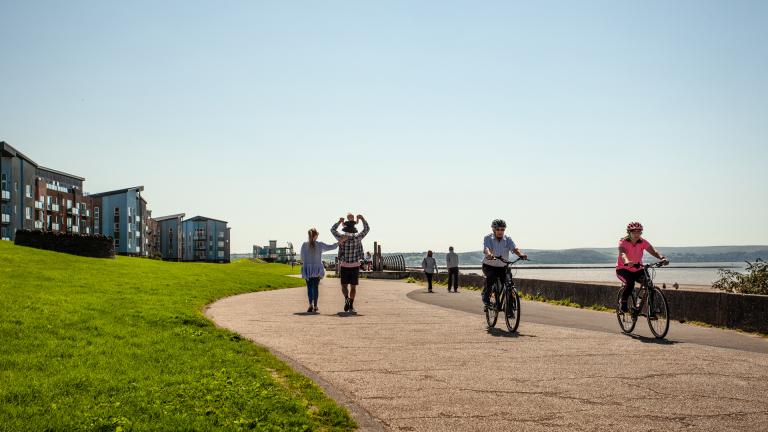 Radfahren auf dem Millennium Coastal Path