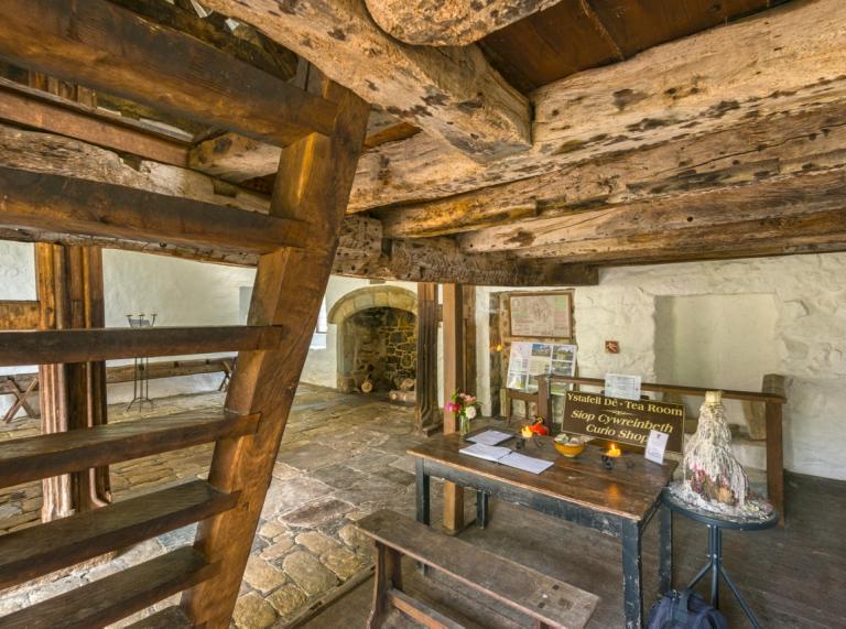 Die Holzbalkenhalle des mittelalterlichen Hauses Penarth Fawr.