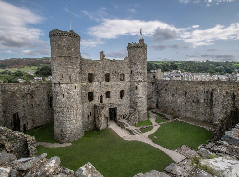Image of the inside courtyard of Harlech Castle