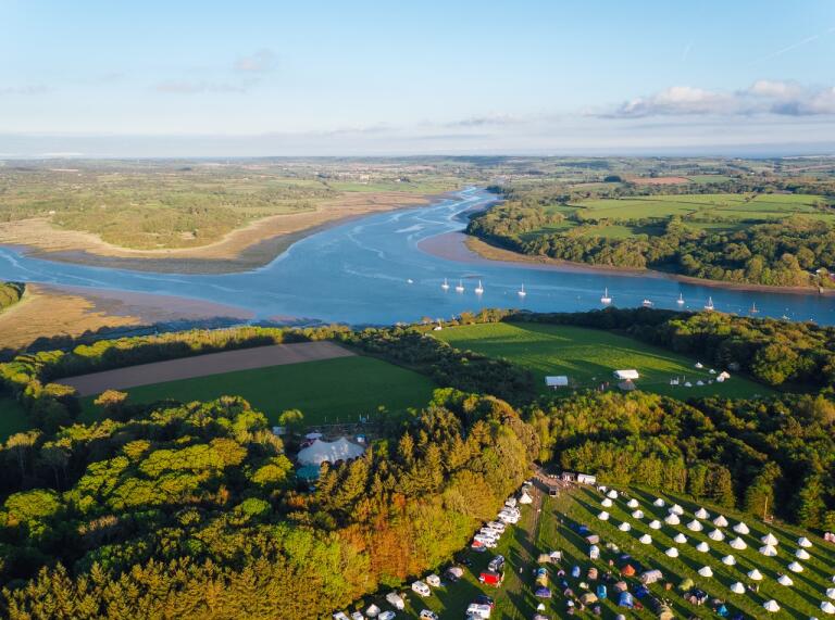  The banks of the Cleddau esturary, where the Carew River meets the Creswell River