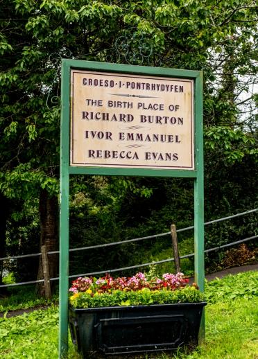 Sign in Pontrhydyfen with the words - The birthplace of Richard Burton, Ivor Emmanuel, Rebecca Evans