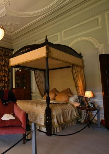 A four  poster bed in the bedroom at Tredegar House 