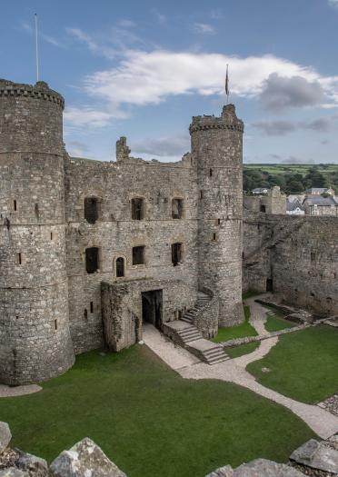 Image of the inside courtyard of Harlech Castle