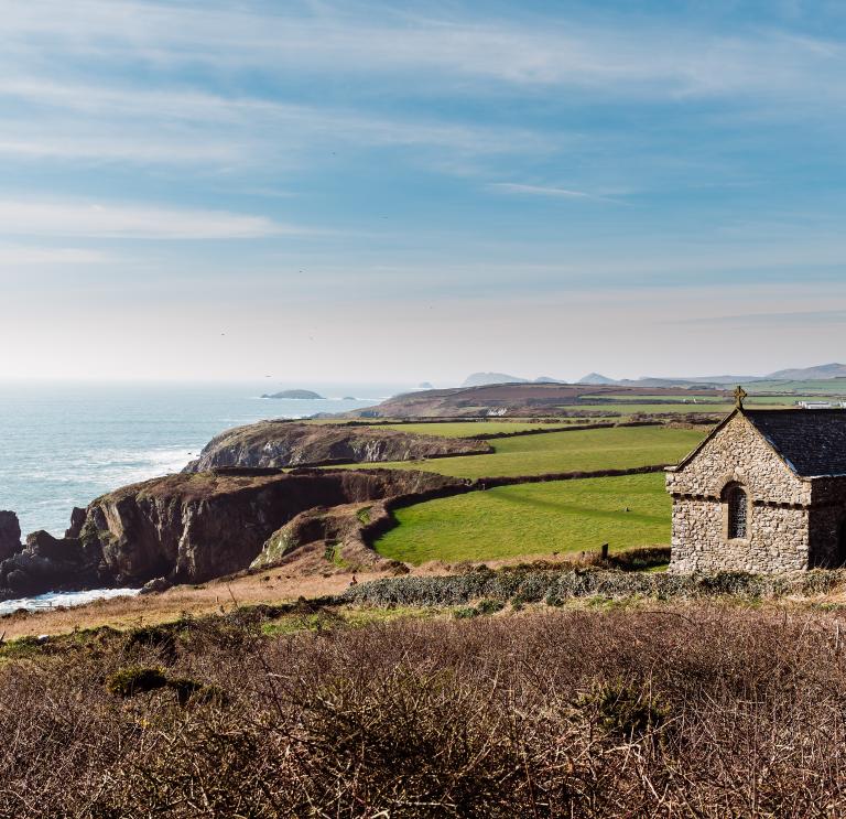 Chapel of our Lady and St. Non nahe St Davids, Pembrokeshire.