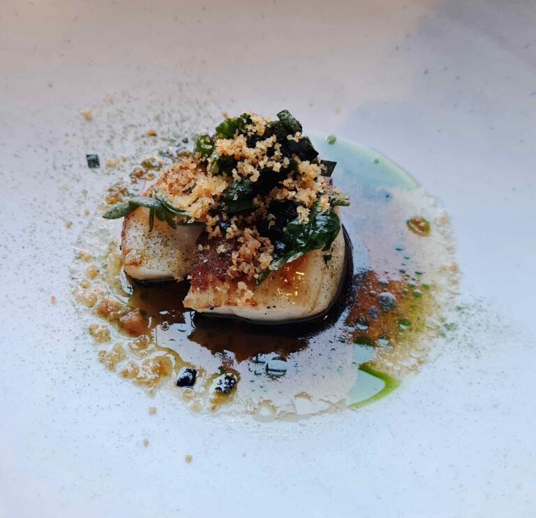 Scallop, seaweed and burnt butter dish.