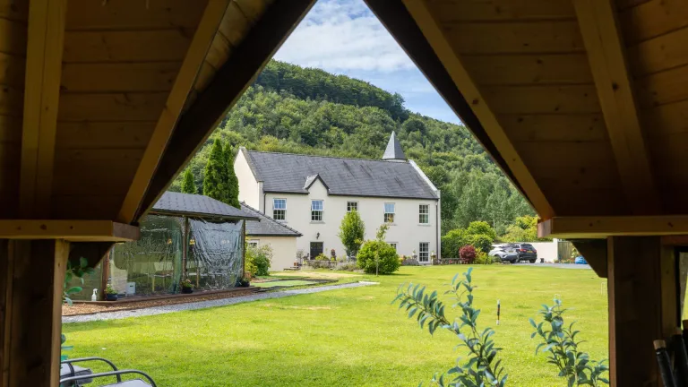 luxury b&b and garden viewed from summer house.