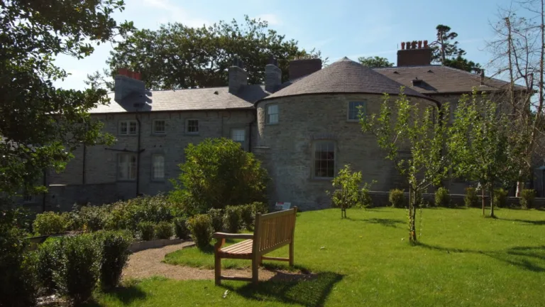 Idyllic castle accommodation in green grounds with court yard