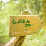 Sign pointing towards the bird hide
