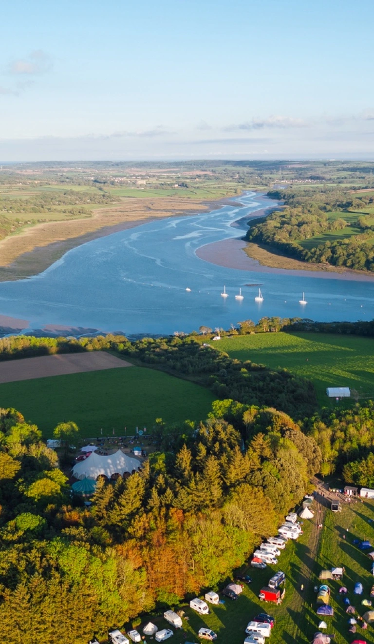  The banks of the Cleddau esturary, where the Carew River meets the Creswell River